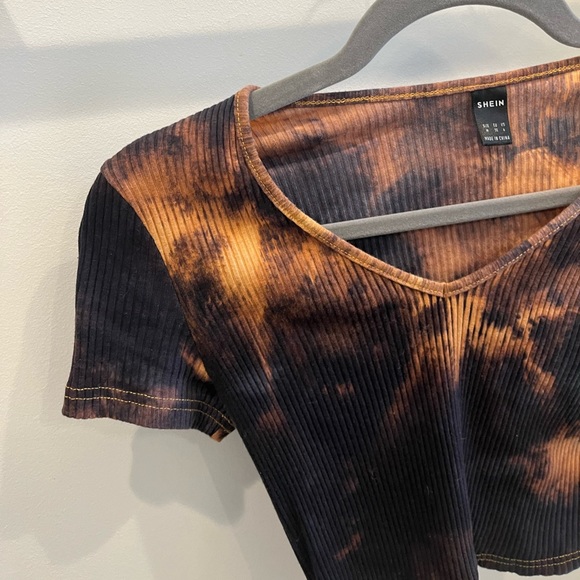 Tie Dye Crop Top - Picture 2 of 4